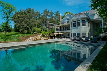 Vacation Rentals Lake Michigan: The Ultimate Guide to Staying on the Great Lakes Shoreline thumbnail